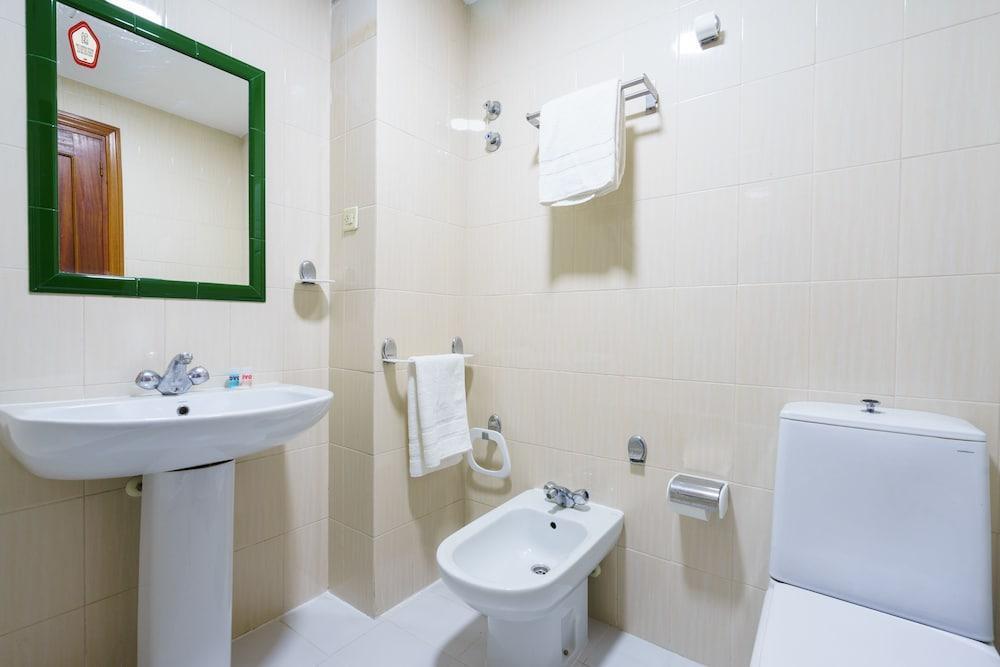 Oyo Hotel Costa Andaluza Motril Exterior photo