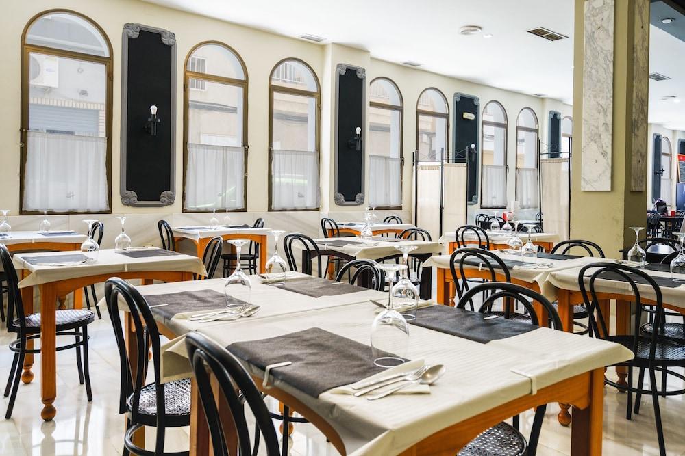Oyo Hotel Costa Andaluza Motril Exterior photo